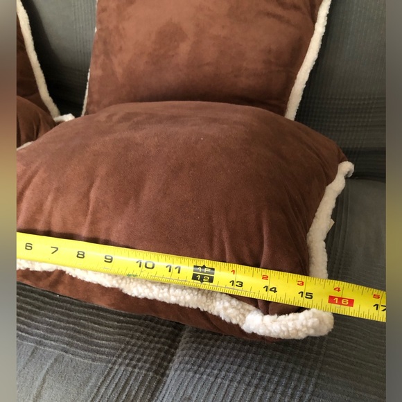 Woolrich Brown Accent Pillows with Cream Edging - Picture 3 of 6